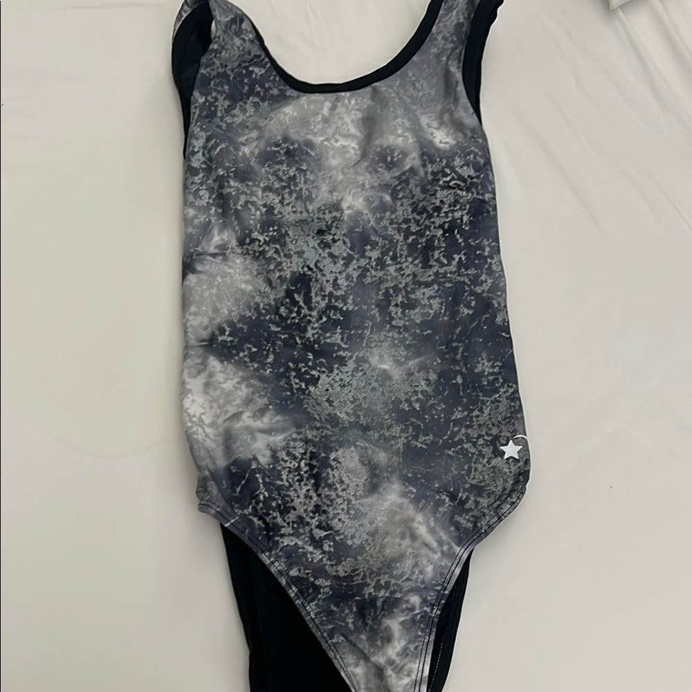 Beautiful Destira leotard size child large